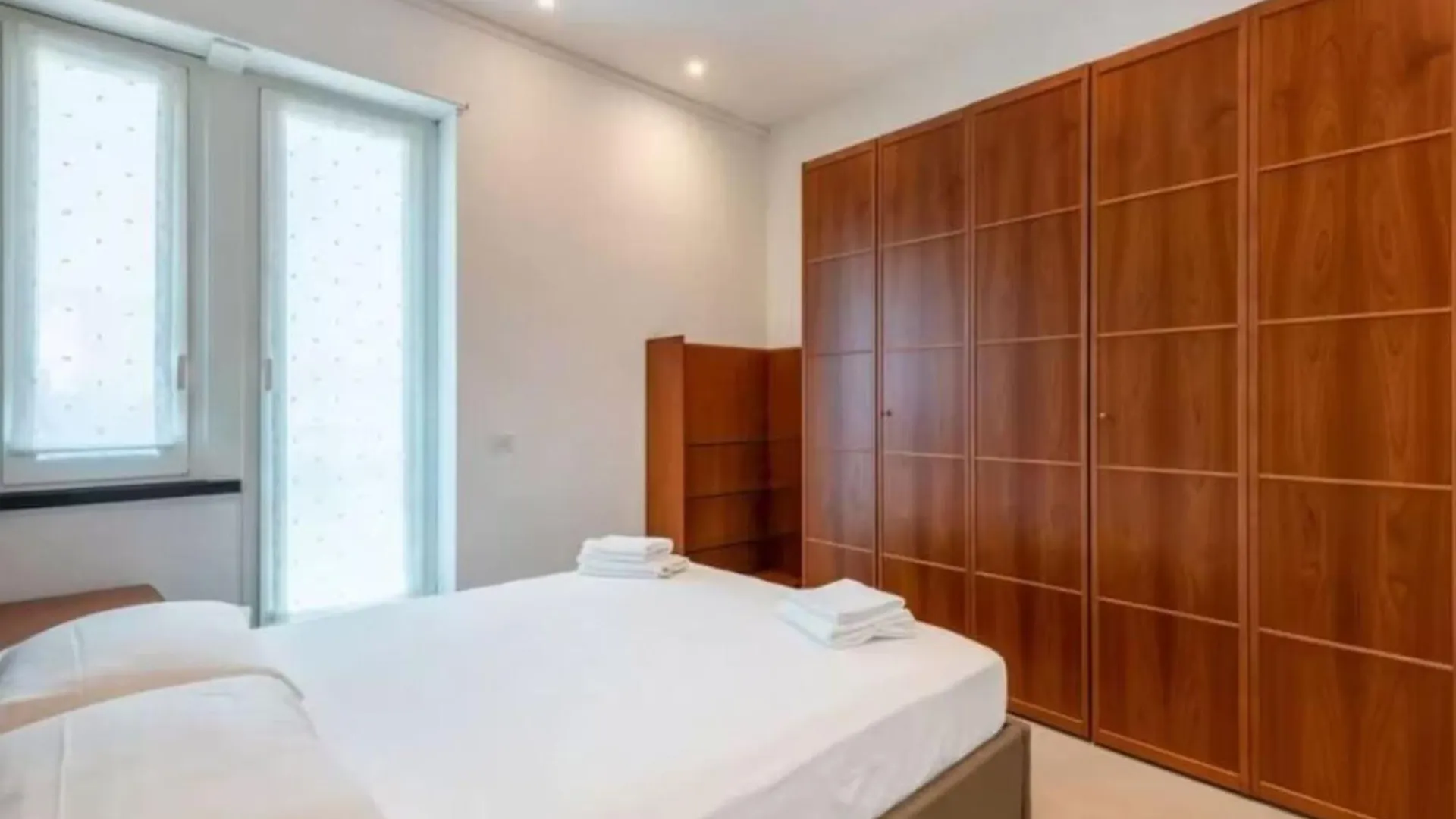 Ampli Apartament De 3-Habitacions A Roma 0*, Rome Italy