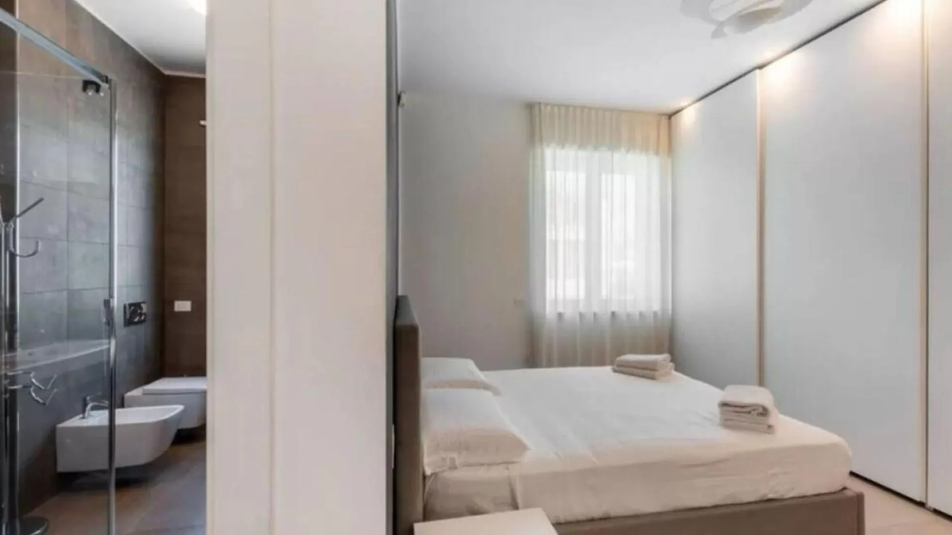 Ampli Apartament De 3-Habitacions A Roma 0*, Rome